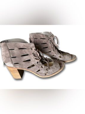 Women's Taupe Suede Lace-Up Peep-Toe Block Heel Sandals VINCE CAMUTO